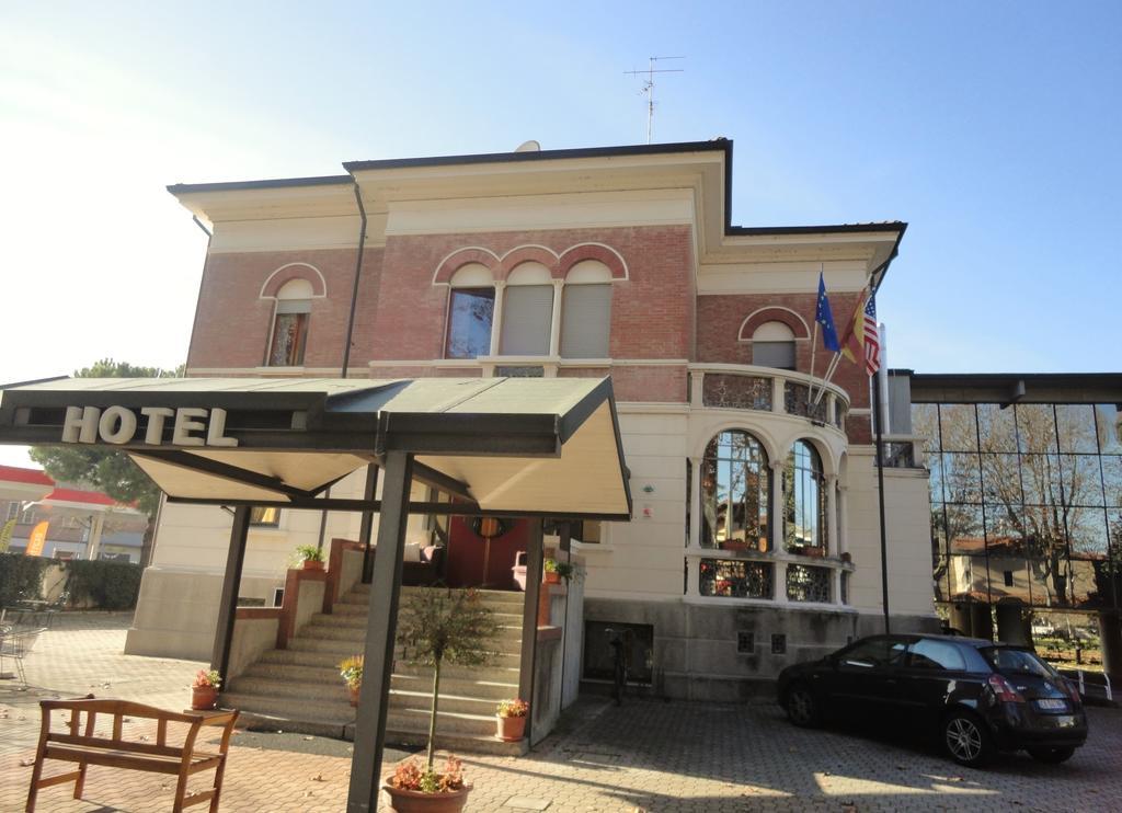 Hotel Villa Reale Argenta Екстер'єр фото